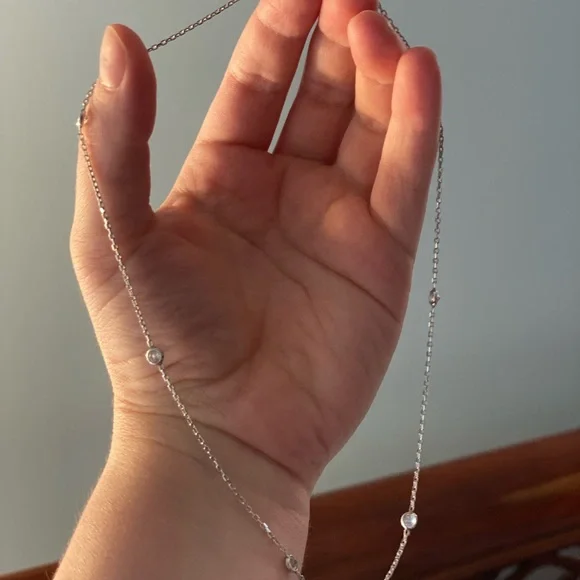 Silver choker necklace with glass beads - Picture 4 of 9